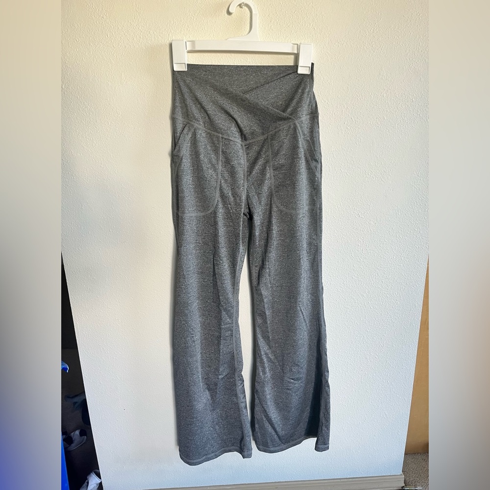 SHEIN Breathable Light Grey Soft Flare Sports Pants With Deep Pockets Women’s S